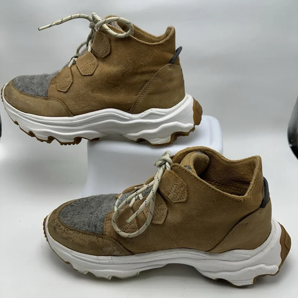 Sorel Kinetic Breakthru Caribou Brown Suede‎ Boots Women's Size 7.5